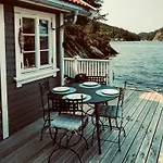 Charming Sea On Fluer By Kragero Ferienhaus *