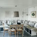 Charming Sea On Fluer By Kragero Ferienhaus *